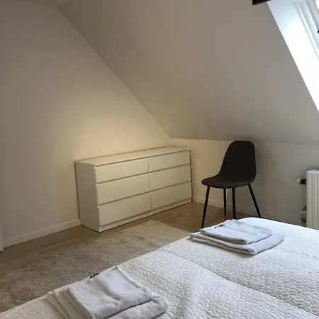 アパート Penthouse 2 Bedroom In A Popular Charming City Location. *