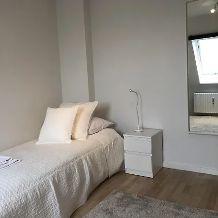 アパート Penthouse 2 Bedroom In A Popular Charming City Location. *