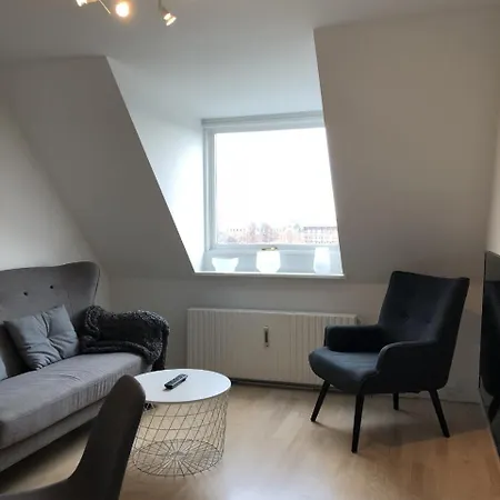 Penthouse 2 Bedroom In A Popular Charming City Location. アパート